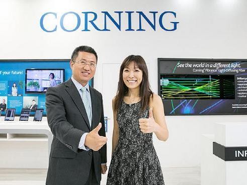 史上最牛逼中控台，屏幕面积可达100寸，特斯拉、比亚迪争先抢购