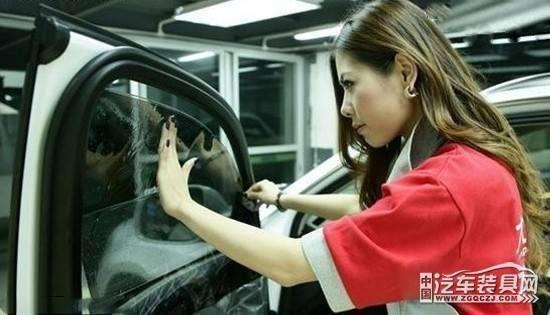 车窗玻璃没保养好,新车立马变旧车