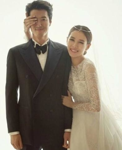 李东健赵胤熙结婚，网友：渣男，演一部戏换个女朋友？
