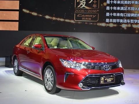 丰田凯美瑞新车亮相，气势逼人别说迈腾和雅阁，雷克萨斯都比不了