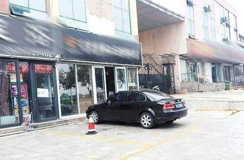 切忌乱停车,把车停在这几个地方,是不想要了吗?