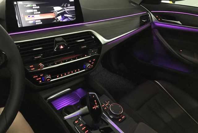 新款宝马530li提回家,车主坦言:便宜,最喜欢车里