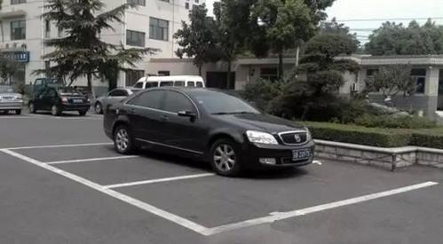 切忌乱停车,把车停在这几个地方,是不想要了吗?