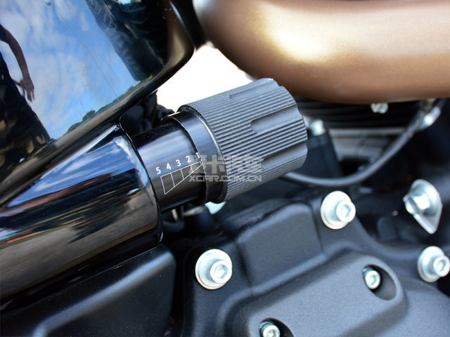 坚守美式机车文化 试驾2018款哈雷软尾