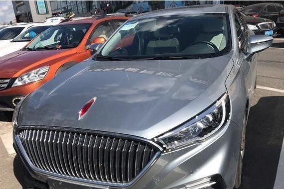 偶遇红旗首款SUV，一如既往的气质，一如既往的买不起！