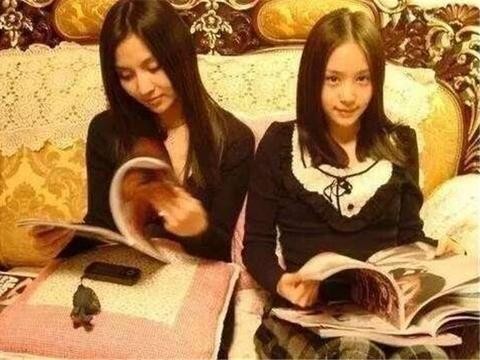 她名字是假的，年龄也是假的，今30岁爆红后，依旧开上了豪车！