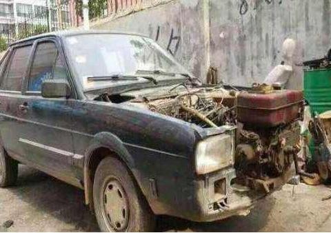 这辆桑塔纳厉害了！光车钥匙就2斤，开出去绝对让路人震撼！