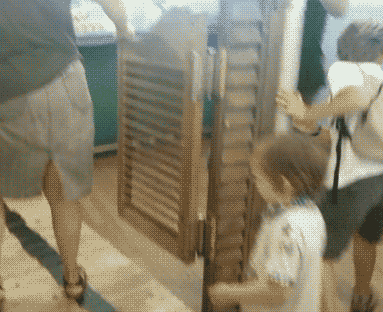 搞笑段子:中秋节到了,给丈母娘送月饼去!