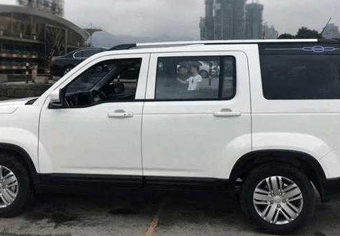 最便宜的国产“路虎”, 配10英寸大屏仅售5万, 陆风众泰都叹服