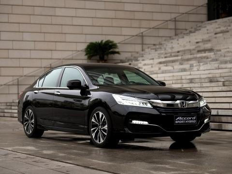 动力强劲/油耗极低，4款高颜值混动中级车推荐