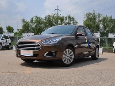 2017款福睿斯操控好，配置高，外观时尚，你值得拥有