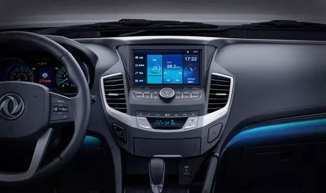 80%合资技术,这台10.35万起的大SUV,车尾看着像50万豪车!