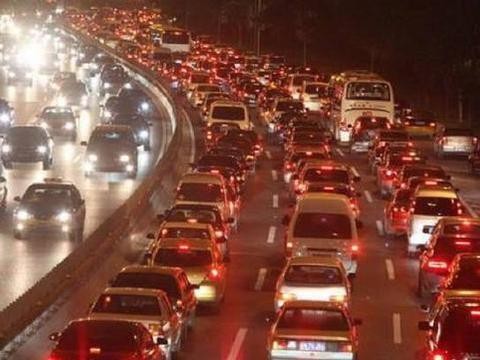 这是闹哪样？国庆高速不要钱，可是油价涨了