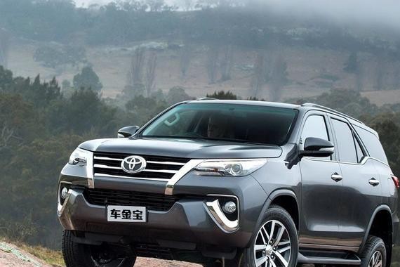 17款小普拉多硬派越野车仅需30万，穿越者2.7L车型详解