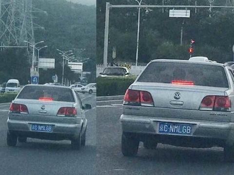 北京路遇国内最强车牌号，气势力压380万的奔驰
