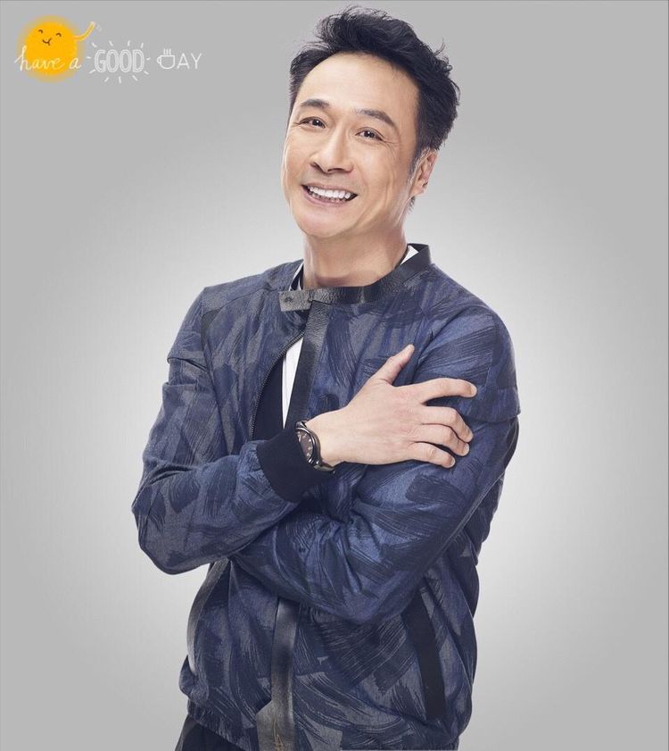 吴镇宇老婆照片流出, 怪不得不许老婆出镜, 网友: 太美了