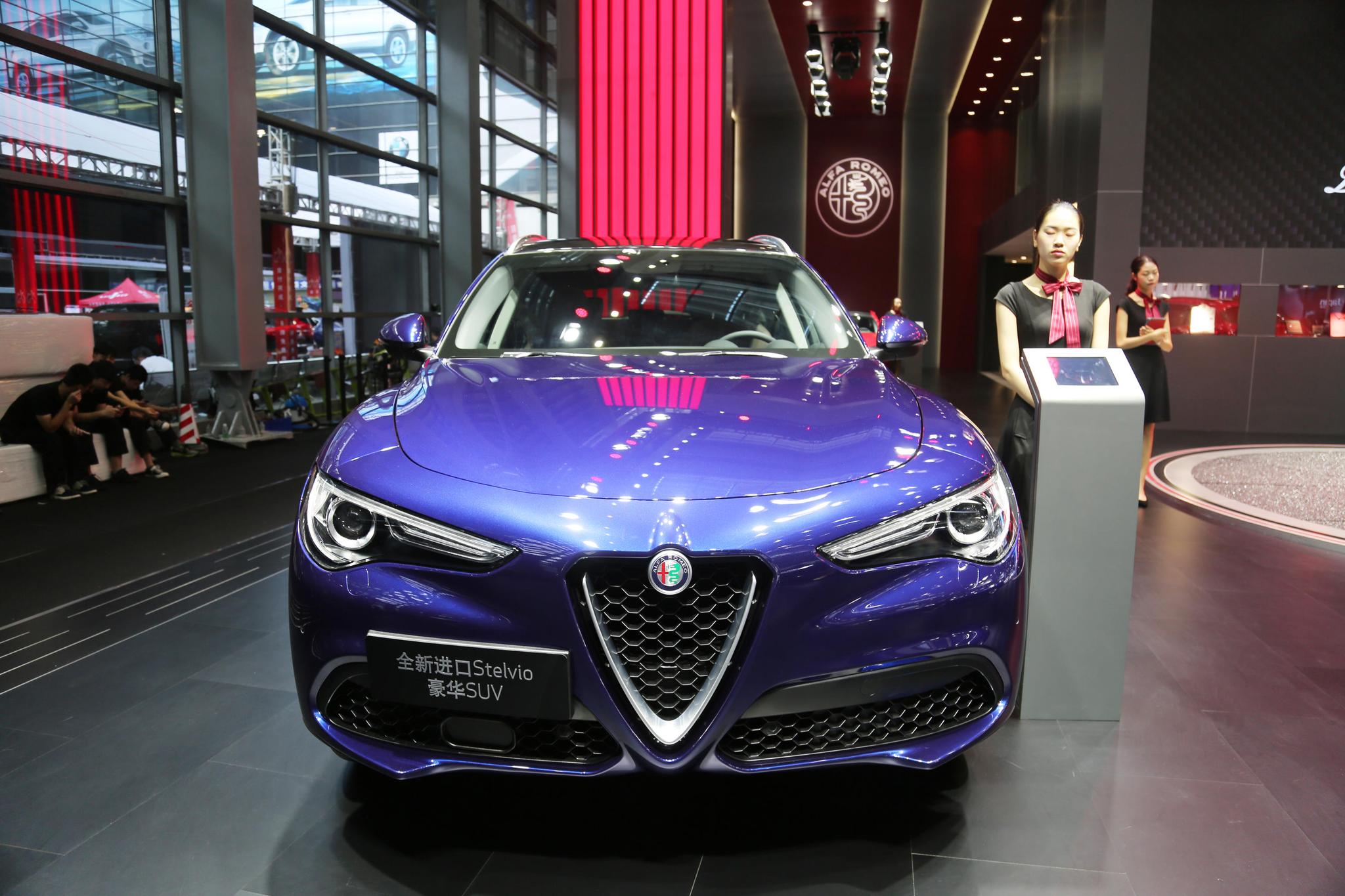 如何知道α粒子就是氦核？元素放射性是如何被发现的？...