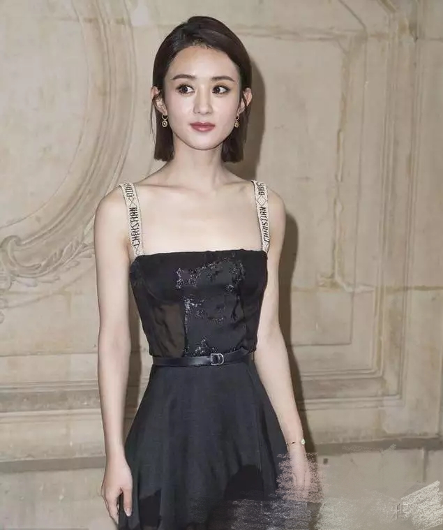 赵丽颖近照令人担忧,比郑爽还要消瘦都已经脱相了