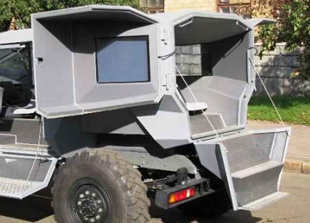 战斗民族果然强悍!越野车都能改成“飞船”