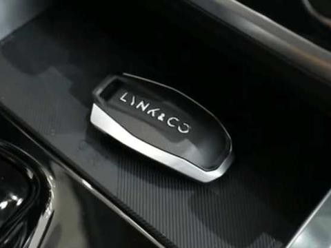 领克01钥匙最终曝光, 油耗比长城VV7低, 自带“冰箱”全新突破