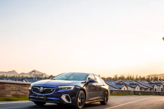 君威车主试驾全新一代别克君威GS