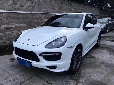 40万买下保时捷卡宴，居然还能五连发卡弯漂移！