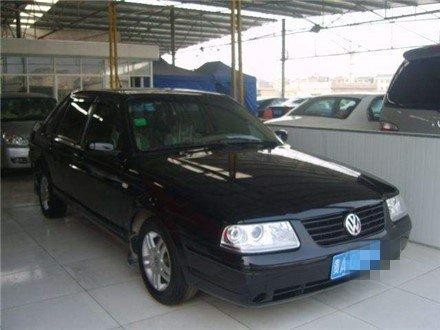 贵州一辆大众途经7个国家，到达法国凯旋门，但进不了贵阳市区！