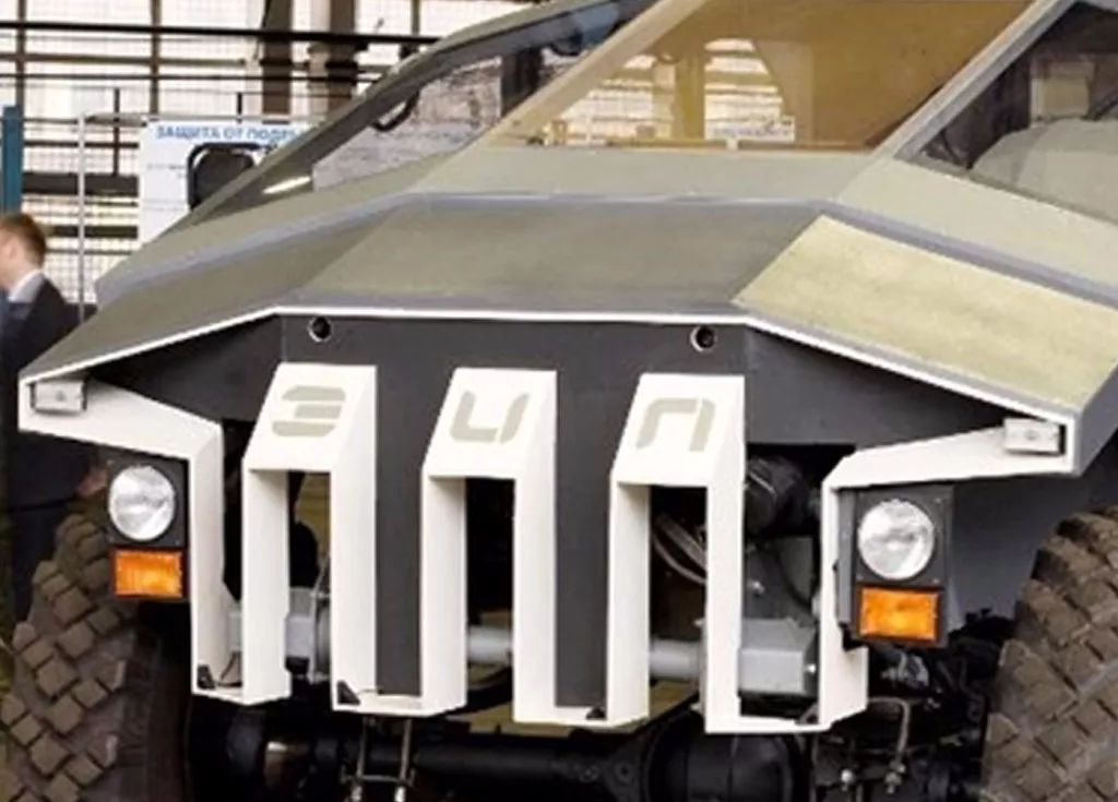 战斗民族果然强悍!越野车都能改成“飞船”