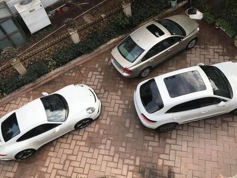 痴迷保时捷的好基友，GT3搭配macan越野车，市区速度炸街王