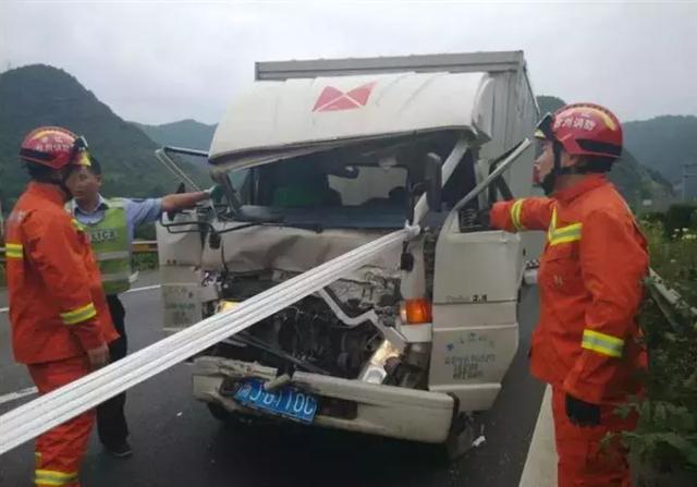 有车的老铁国庆想去浪?自驾游不得不看的高速六大扣分项!