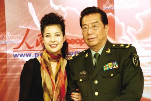 78岁李双江和51岁娇妻近照曝光，原来梦鸽每晚面对的是这样的老公