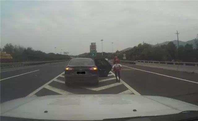 有车的老铁国庆想去浪?自驾游不得不看的高速六大扣分项!