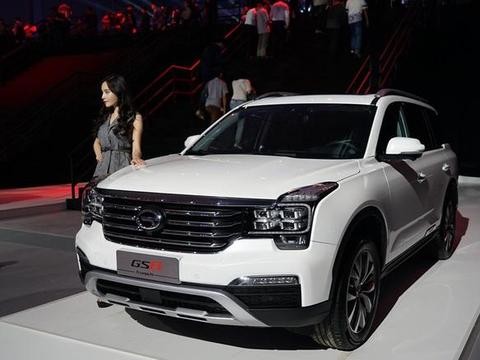 10万元级自主7座SUV 广汽-传祺GS8，8颗LED造型简洁