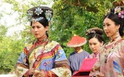 乾隆到底有多风流？连皇后的亲嫂嫂都不放过！