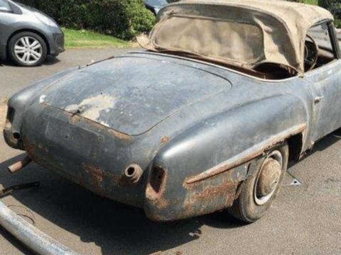 买了豪车不舍得开放车库生锈竟认不出! 其实是存放方法不对