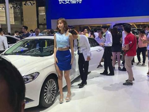 三线城市的国庆车展，豪华阵容不比杭州差，车模更是一流美女