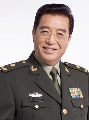 78岁李双江和51岁娇妻近照曝光，原来梦鸽每晚面对的是这样的老公