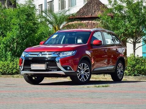 三菱-欧蓝德，新车参指导价：15.98-22.38万，配置丰富，外观大气