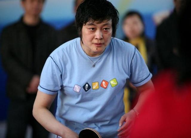 打一球喊一声“吆西”的小山智丽：时代悲剧下的个人缺憾