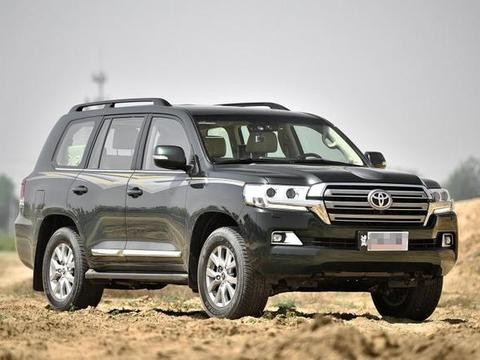 男人都想拥有的一款车，还有8个座位，国庆上高速不免费