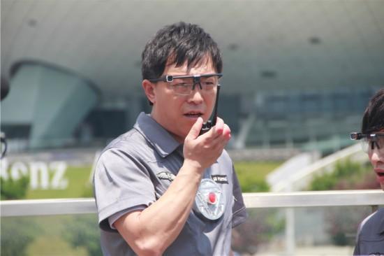 谁说黄渤情商不高，看了金马奖晚会17分钟的机智表现你就明白