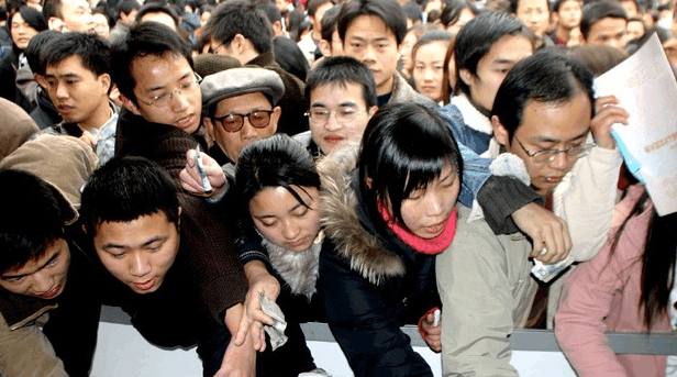 大学生: 公认就业难的10大专业, 艺术类就已过半!