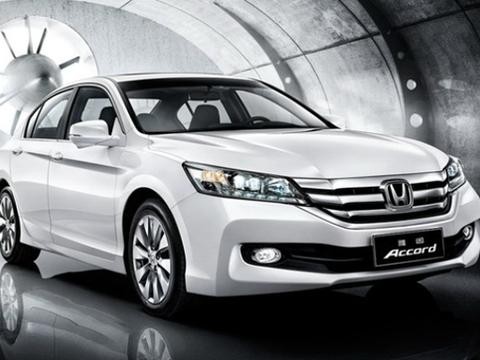 靠科技感让颜值暴涨的雅阁, 价格方面也很亲民