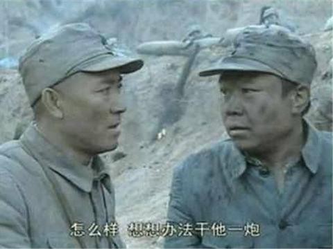 他在《亮剑》中是李云龙搭档，今55岁豪车出行，妻子女儿都很美！