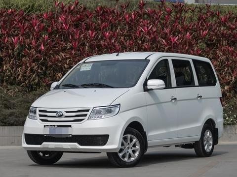 4万就买国产7座MPV，倒车雷达+日间行车灯，就是仪表盘设计奇葩