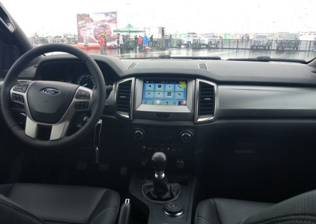 比普拉多性价比高的福特新款撼路者柴油版上市了