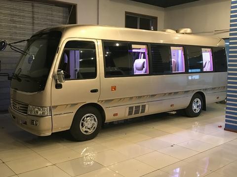 丰田考斯特头等舱内饰 丰田考斯特埃尔法座椅改装