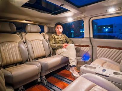 白话汽车｜十一出行利器，30万收的奔驰大行宫开起来却像个大巴