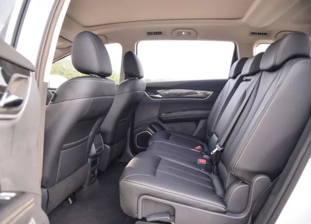 别老盯着7座SUV了,二胎车其实可以这么选