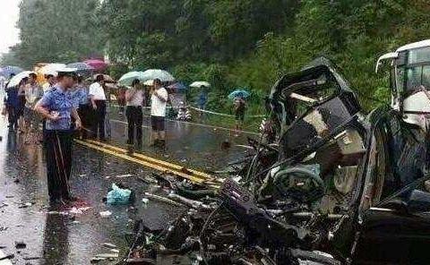 日系车本田和丰田哪个更耐撞?